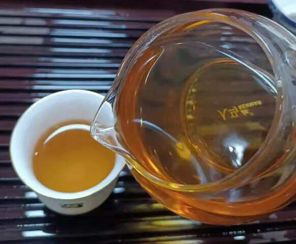 2001年珍?版藏?中茶黄中红?生印?茶，易武料#普