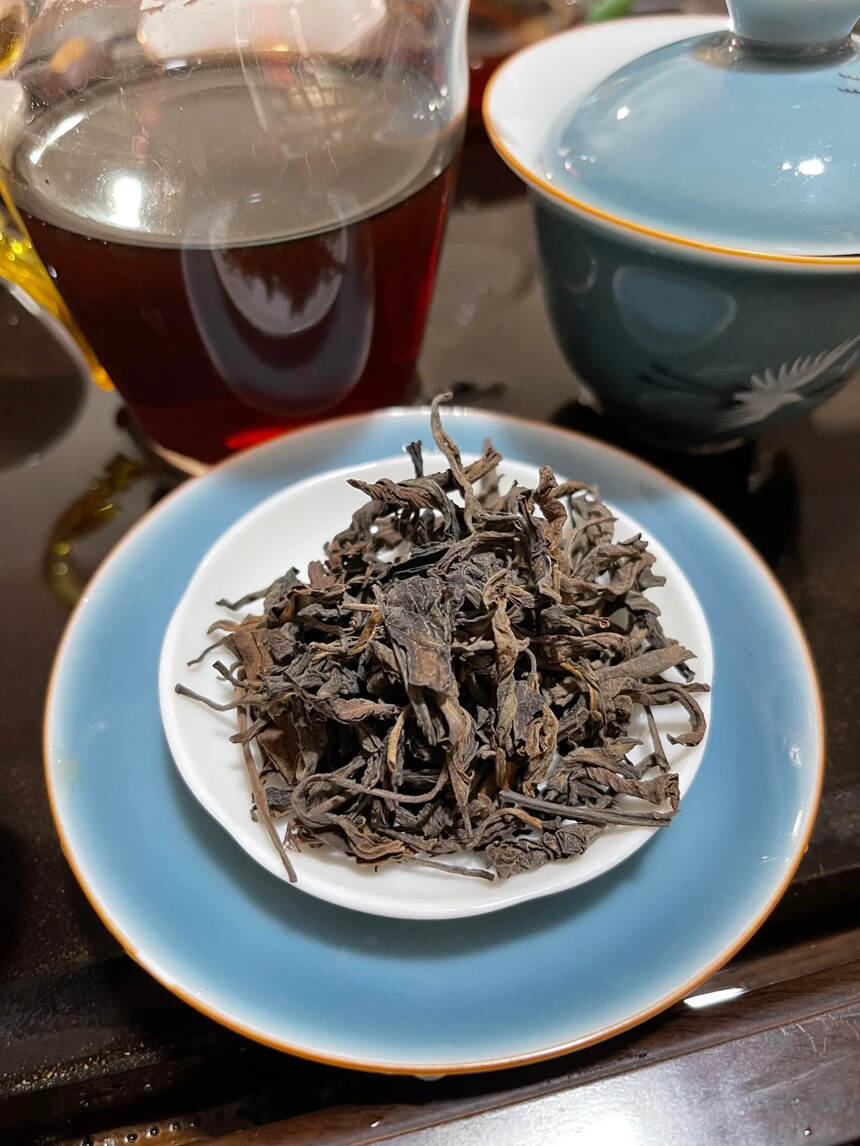 70年代老冰岛散茶，甜中带香，纯干仓老生茶。#广州头