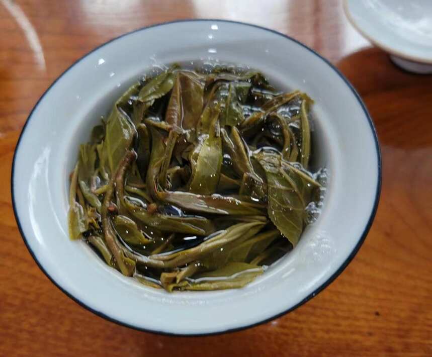 喝杯普洱茶 享受时光岁月沉淀唯美的味道