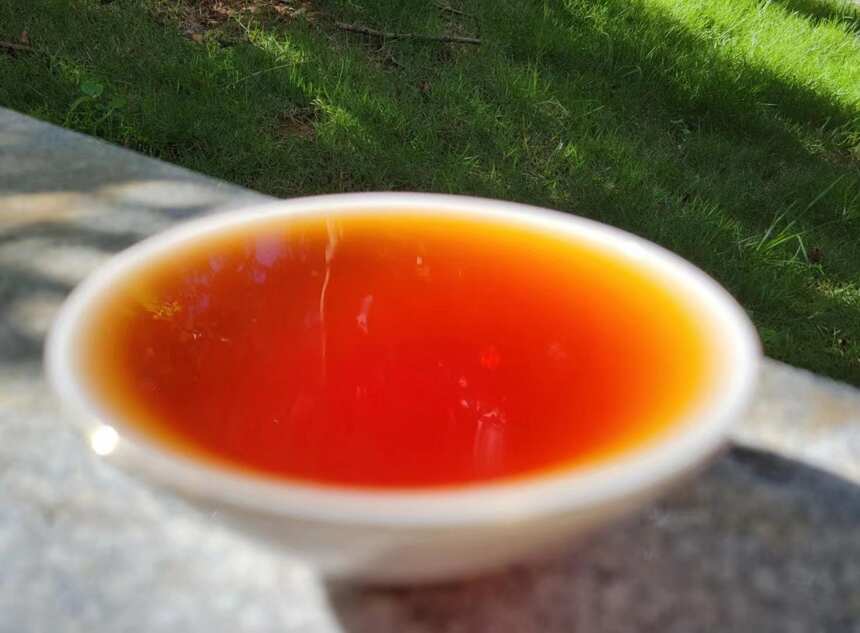 喝杯普洱茶 享受时光岁月沉淀唯美的味道