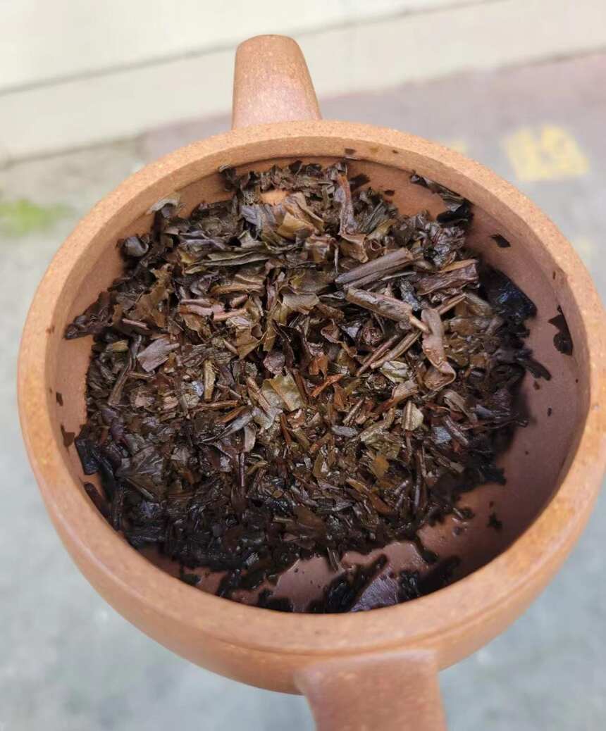 喝杯普洱茶 享受时光岁月沉淀唯美的味道