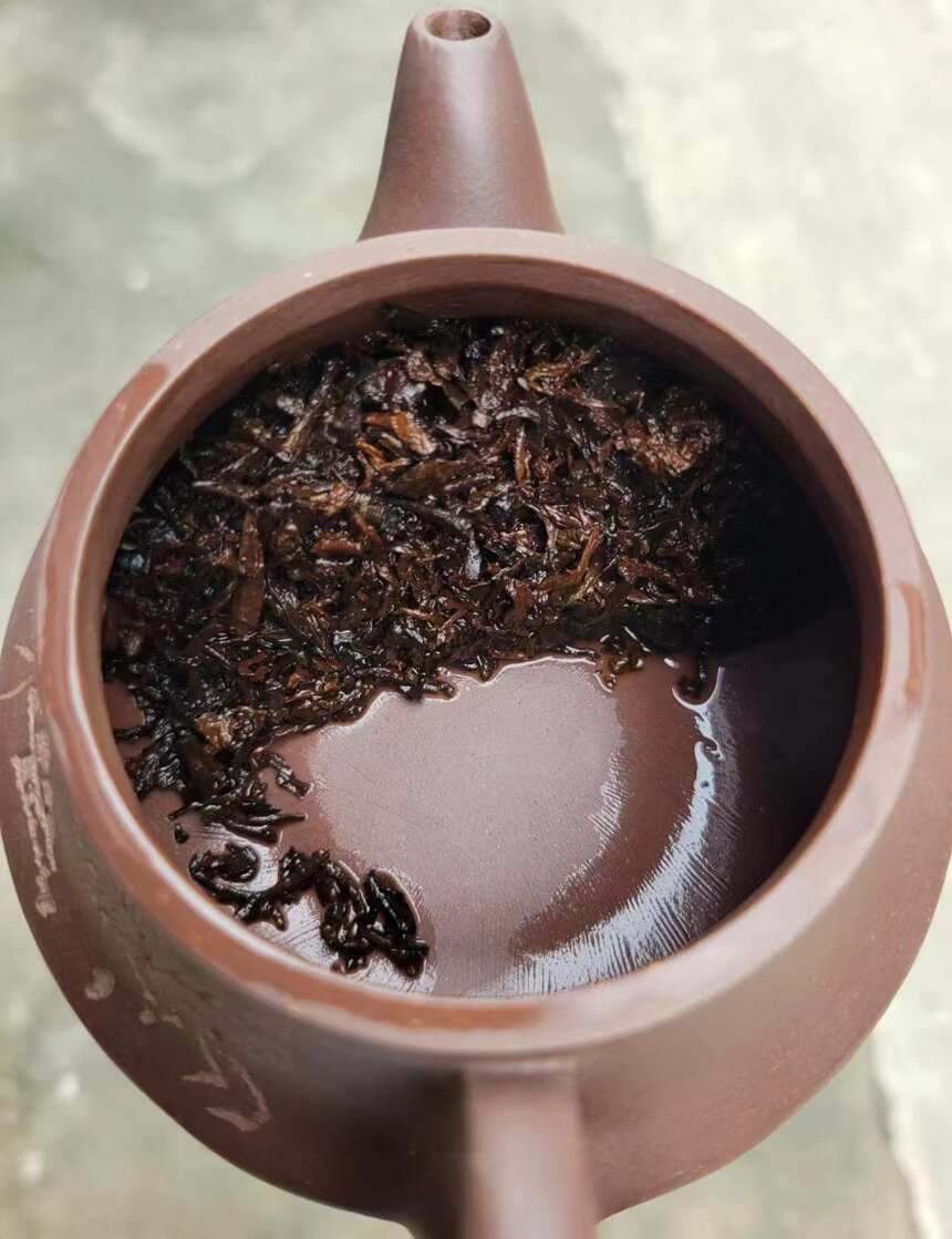 一杯见明艳 普洱茶独特的风味