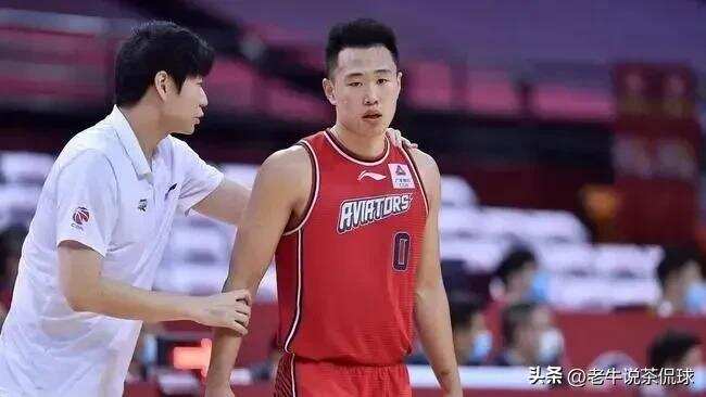 CBA首轮最佳阵容：广东男篮不战而败，吉林00后神射手感发烫