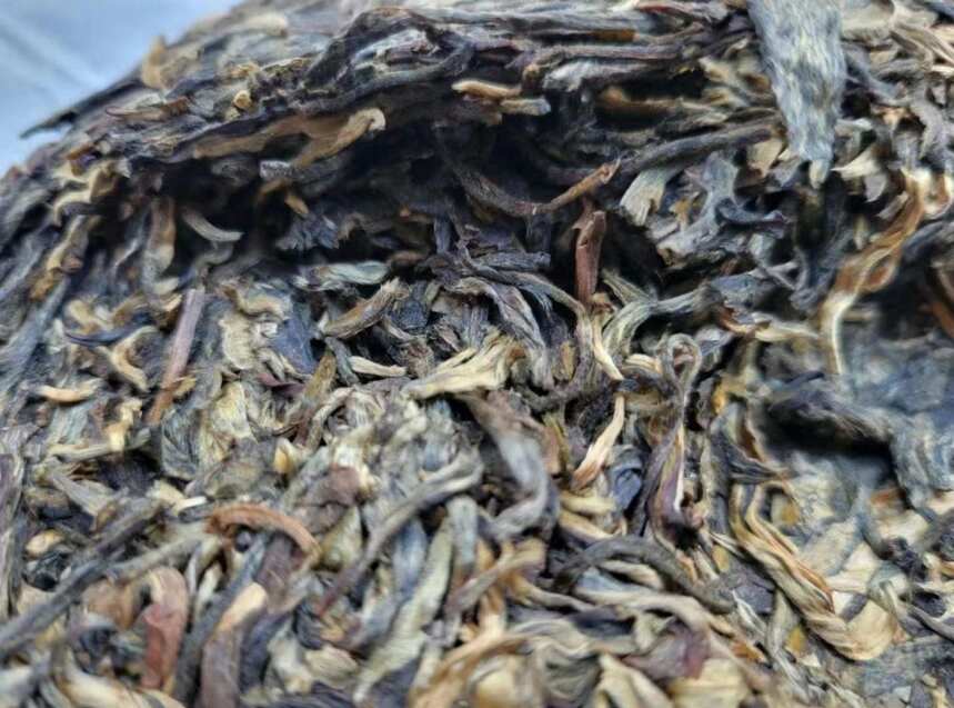 一杯茶里的小幸福 怎样辨别普洱茶老茶？