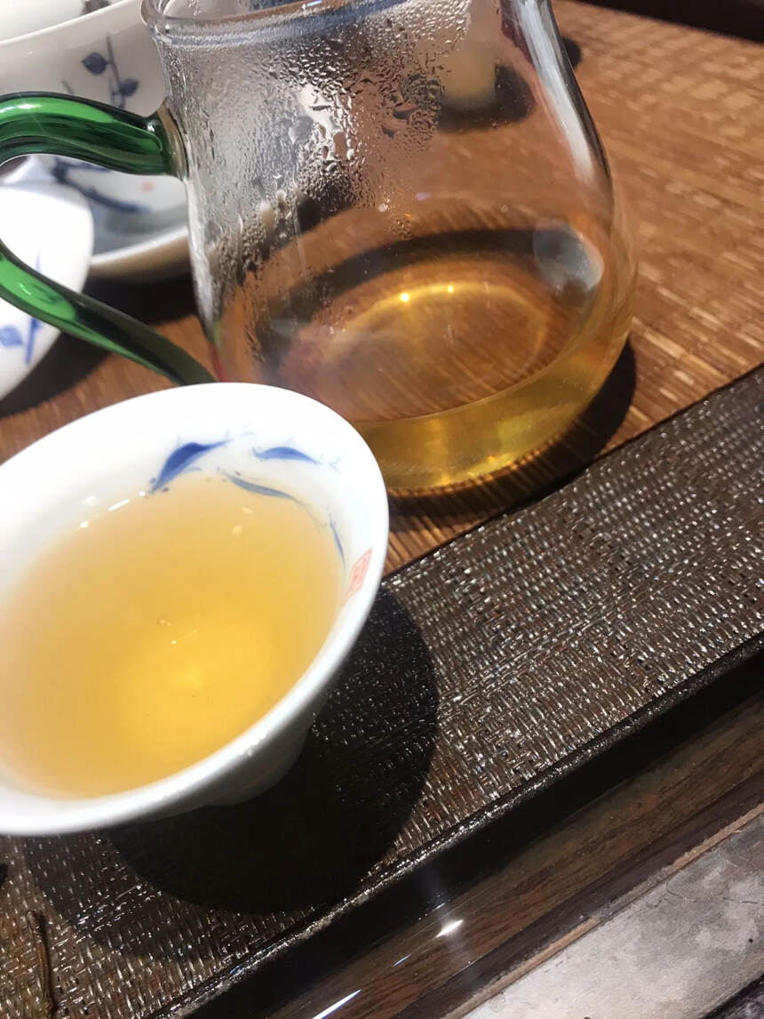 03年苹果绿紫天生茶，布朗山乔木茶纯料，昆明仓存放！