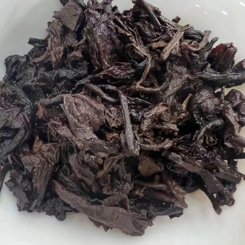 ??06年熟普天花板的老班章古树茶，条索雄浑有力。