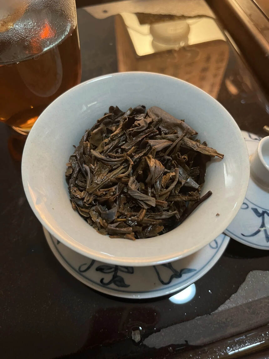 99年格纹纸小绿印八口中生茶，布朗山原料，茶味足香气