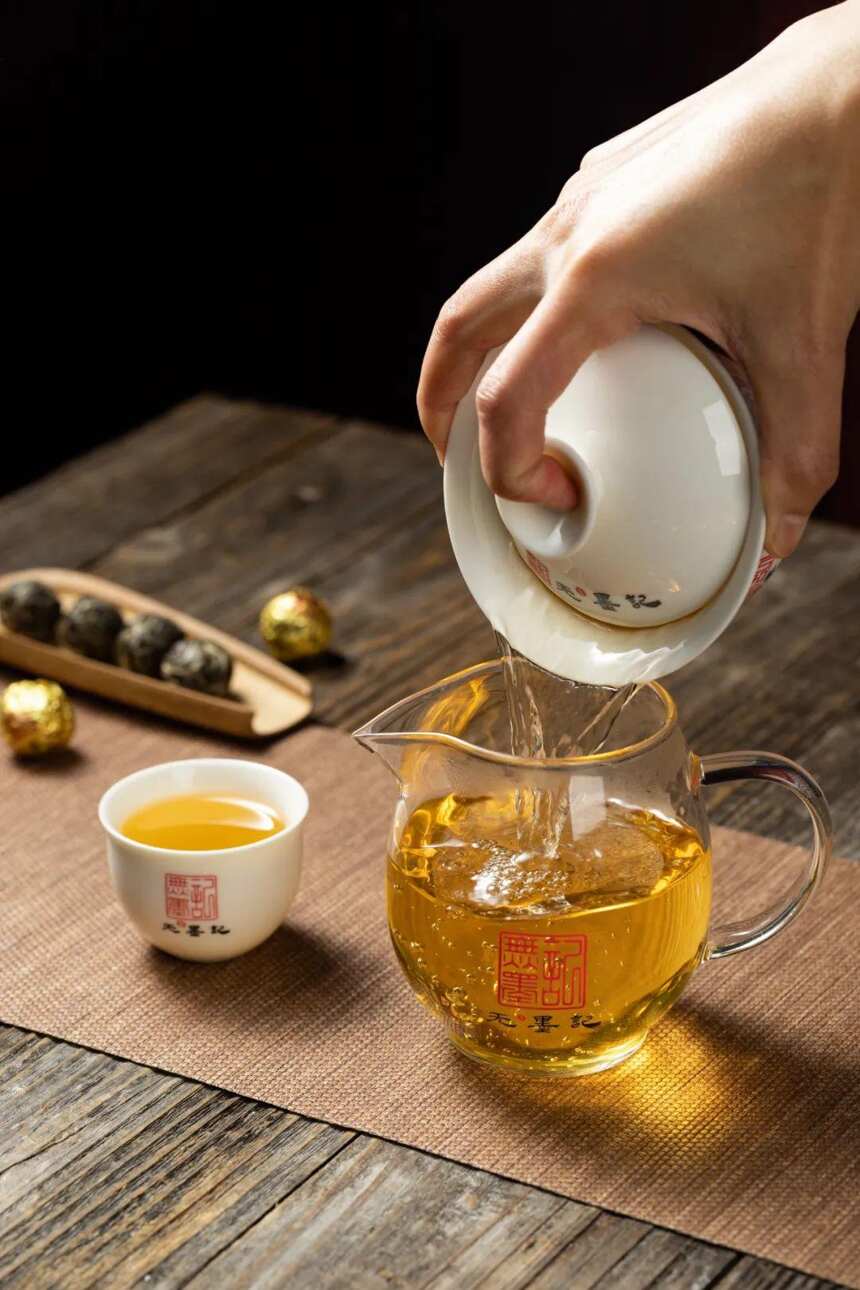 品茶录 | 借秋风之信 享贡茶臻味