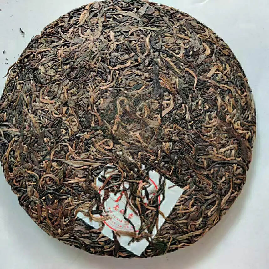 2017年兴海茶厂·五星孔雀老班章一件42片竹筐，条