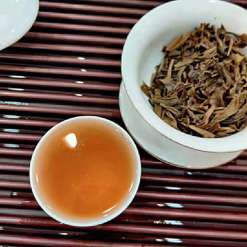 2017年兴海茶厂·五星孔雀老班章一件42片竹筐，汤