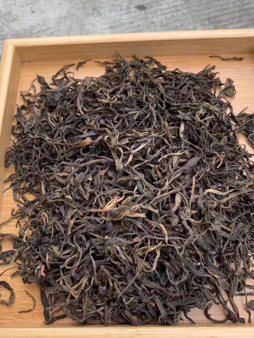 2005年班章竹篓茶，净含量1.8kg/篓，9篓/件