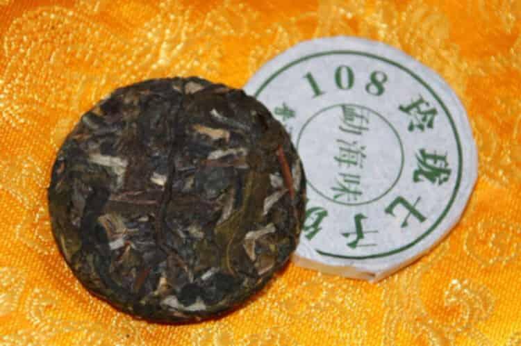 30年普洱茶饼价格_详解陈年普洱茶饼价格