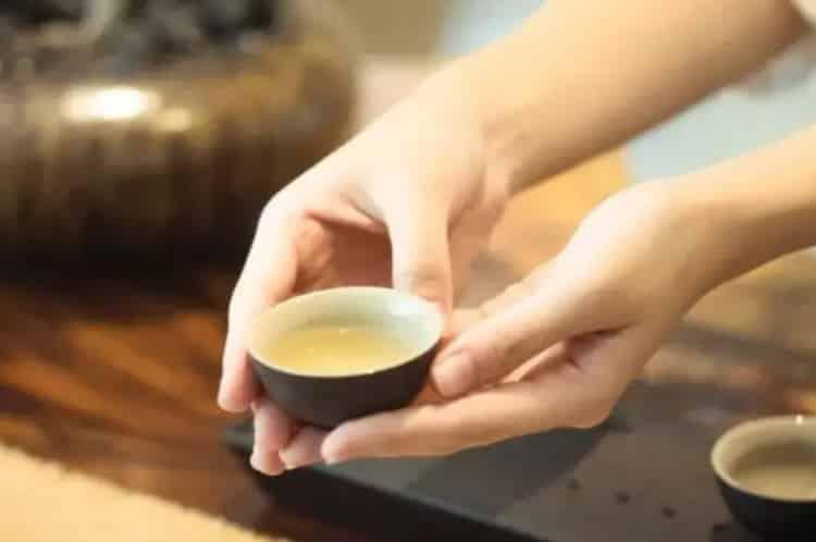 十大喝茶礼仪_茶桌上的礼仪和禁忌