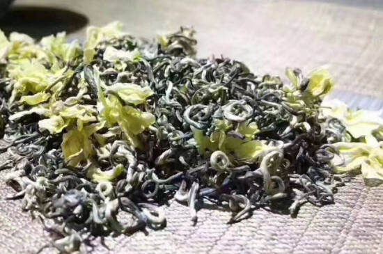 碧潭飘雪是什么茶