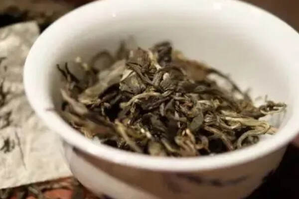 生茶好还是熟茶好普洱普洱茶为什么喝生不喝熟