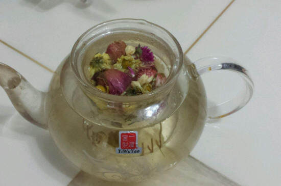 坚持喝一个月玫瑰花茶会怎样_喝玫瑰花茶两个月感受