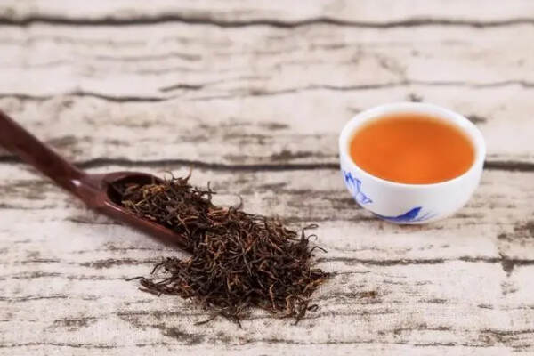 红茶和绿茶的区别功效_红茶和绿茶哪个对身体更好