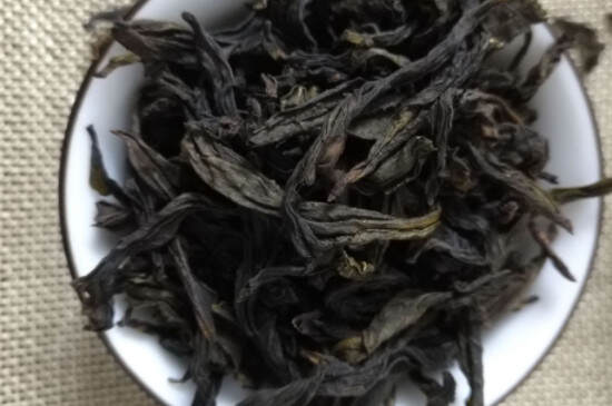 大红袍是大叶茶吗_大红袍武夷岩茶属于什么茶？