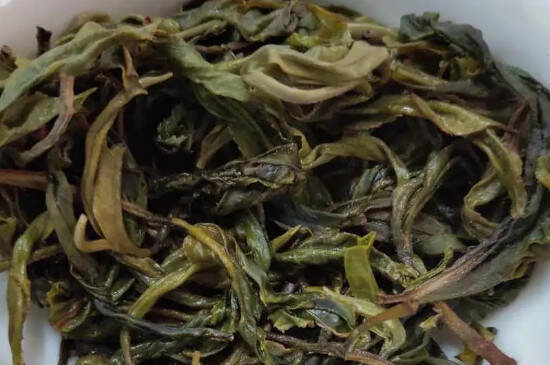 正宗易武古树茶价格表_今年易武古树茶多少钱一公斤？