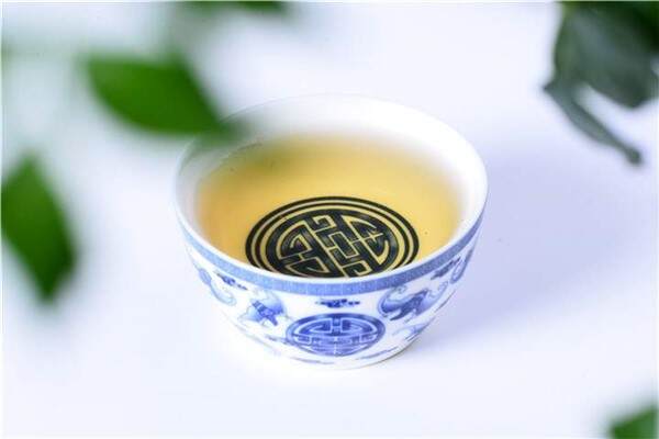 西湖龙井茶怎么品？