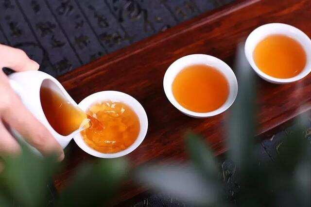 中国茶文化中的“客来敬茶”