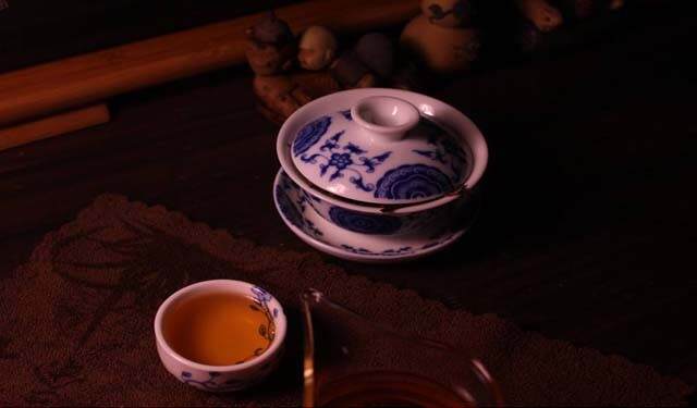 乌龙茶茶汤是什么颜色_乌龙茶茶汤分辨