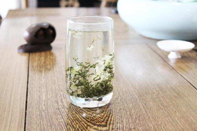 浙江饮茶“怪象”，当地人很少喝西湖龙井，却偏爱喝3款小众茶