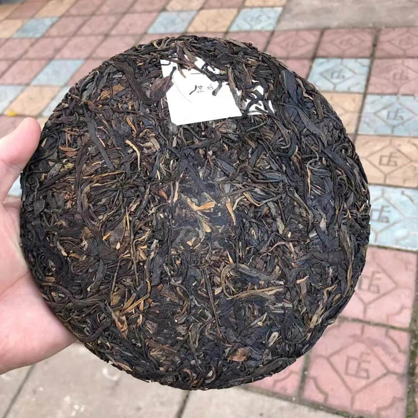 06年老班章乔木茶兴海生茶，干仓正品。回甘生津香气高