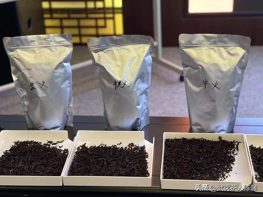 武夷岩茶碳焙间上的神秘“白霜”和茶上的“白骨”到底是什么？