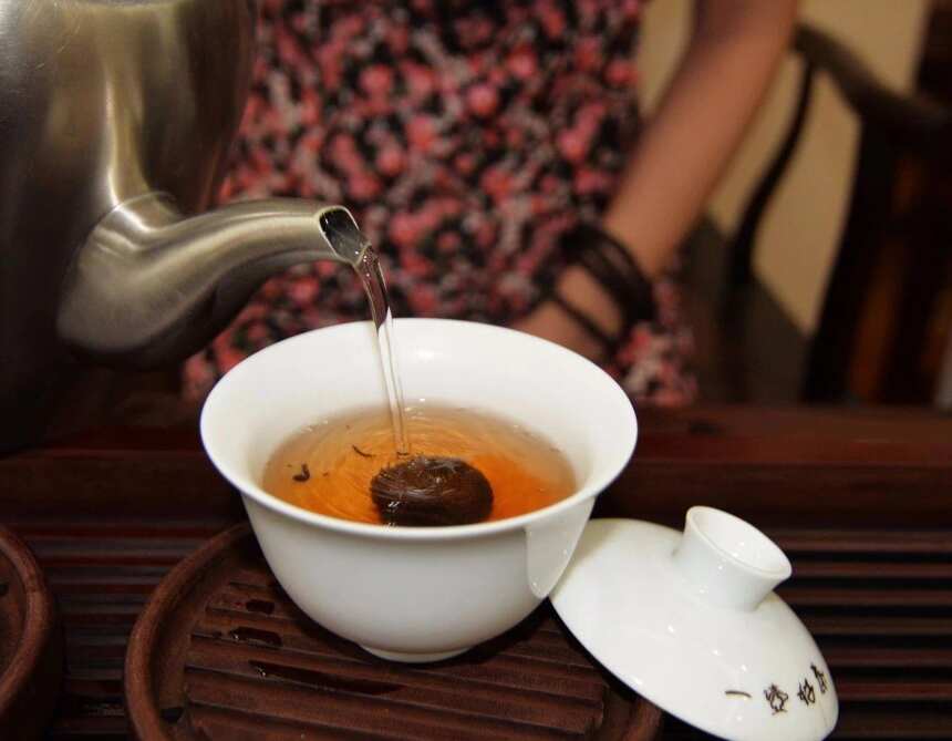 美好的一天从一杯茶开始 聆听茶的韵律