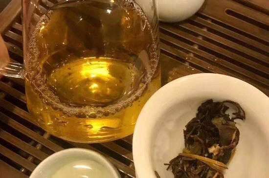 陈皮煮老白茶的功效与作用是什么，老白茶陈皮煮茶功效