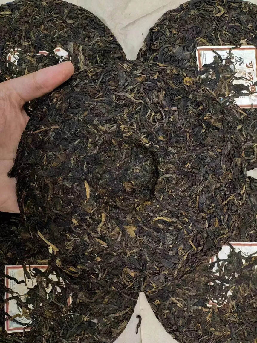 2006年西双版纳易武可以興茶厂荣誉出品茶圣陆羽兴茶