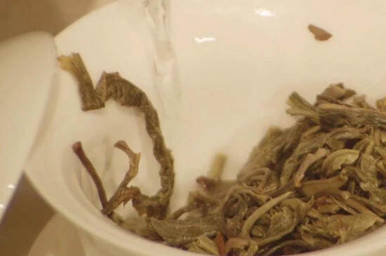 布朗山古树茶口感特点