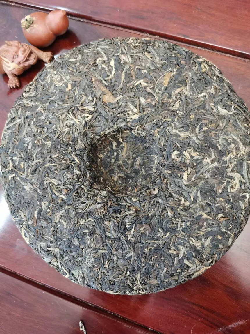 2014年黎明八角亭布朗一号珍藏品，布朗古树茶压制。