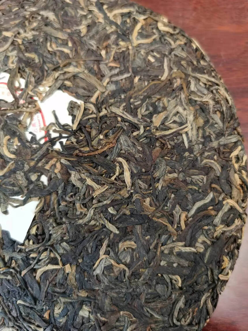 2014年黎明八角亭布朗一号珍藏品，布朗古树茶压制。