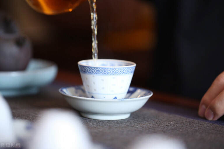 茶叶的第一泡要倒掉吗，什么样的茶需要洗茶？