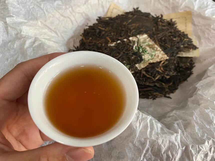 2000年 易昌号 极品生普洱茶，中国云南西双版纳易