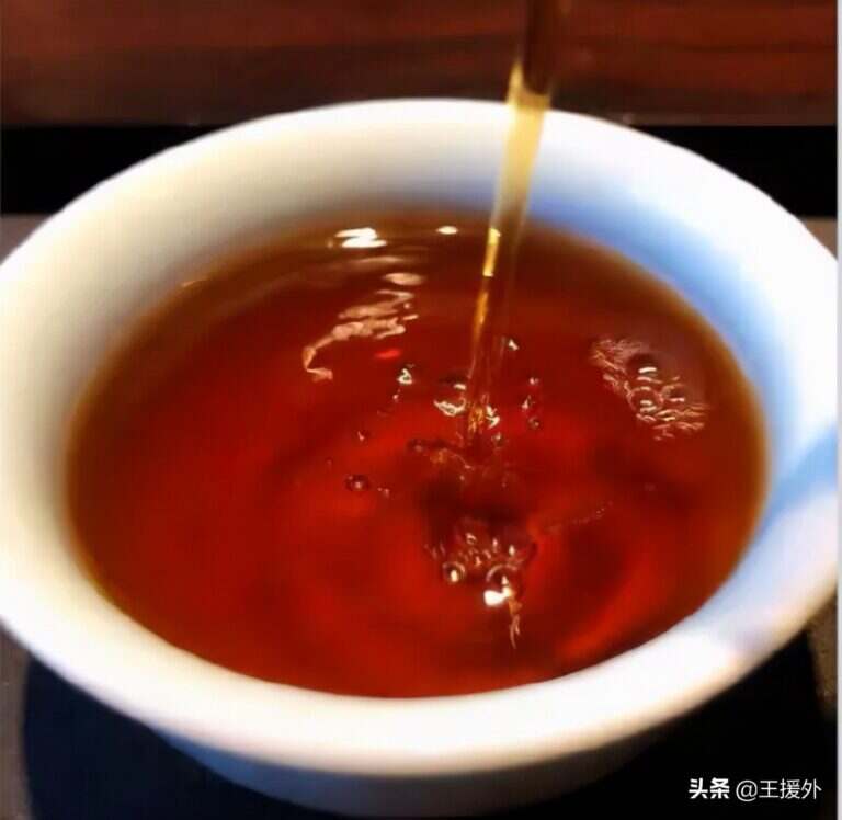 普洱生茶和熟茶的区别（生茶和熟茶外观工艺功效区别）