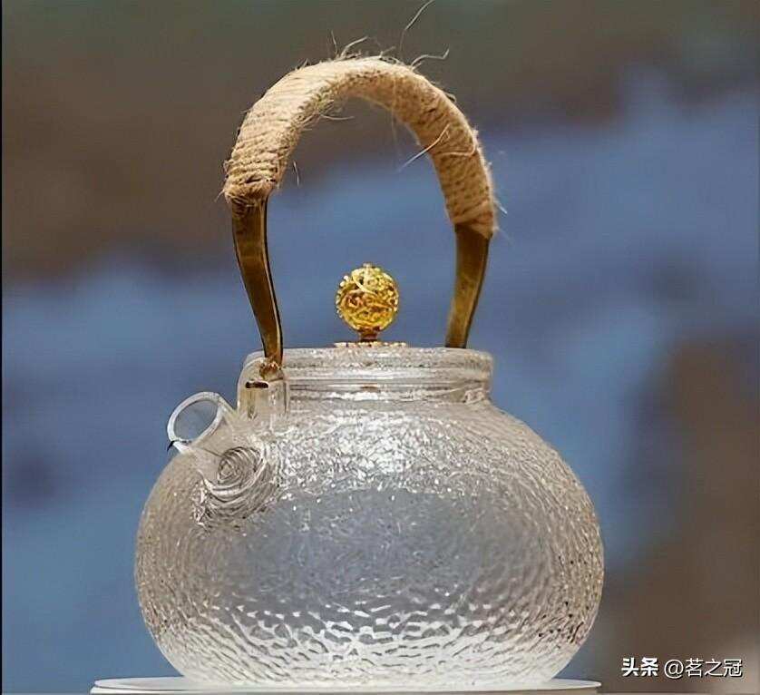 不同茶器大揭秘 | 用纯金壶煮水泡茶，到底尊贵在哪里？