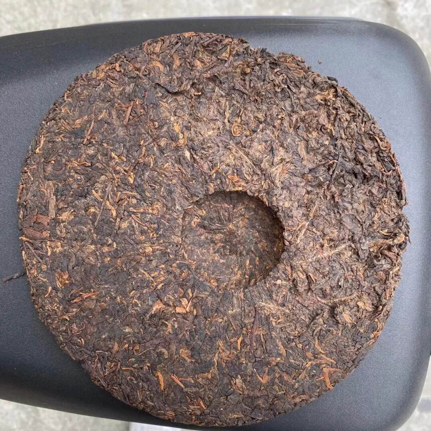 2001年 云南七子饼茶7262熟普洱茶，西双版纳勐