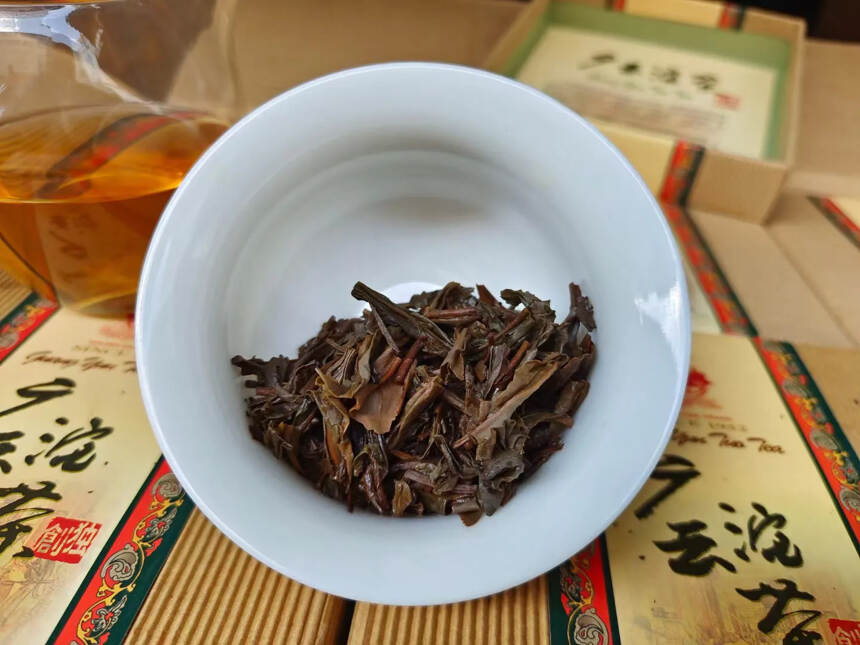 07年金帆牌 广云沱茶 250克/沱，30沱/件条索