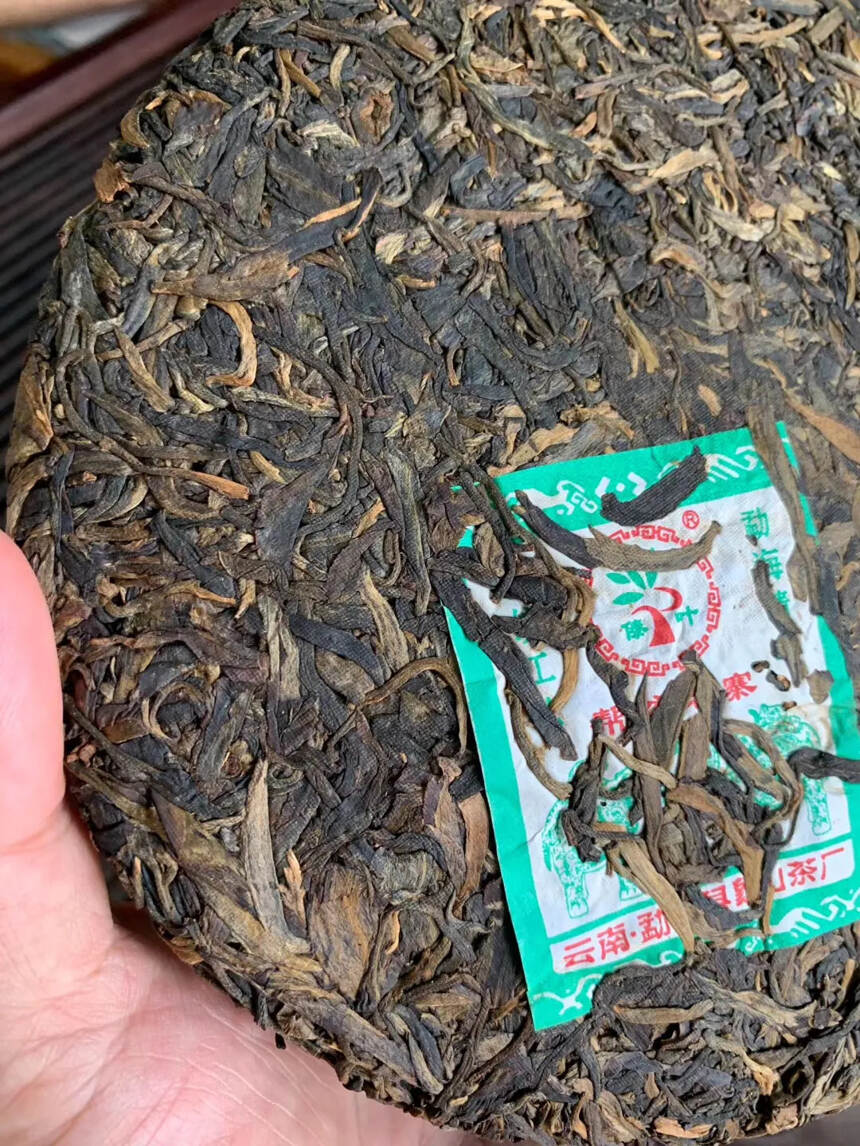 2011年 傣叶牌生普洱茶 布朗山乔木饼茶，云南西双