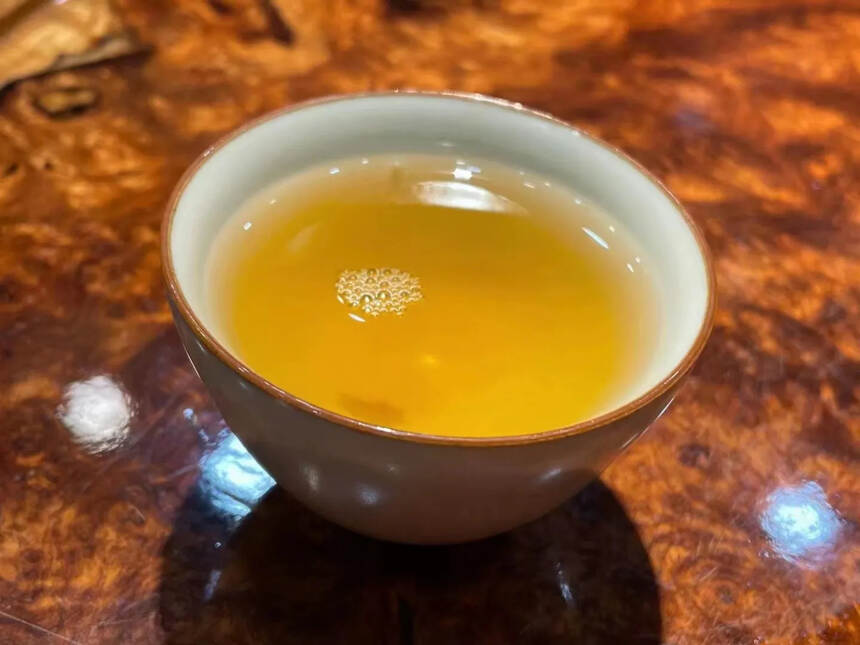 2010年老曼峨古树茶，蜜香超好，回甘霸气。#茶生活