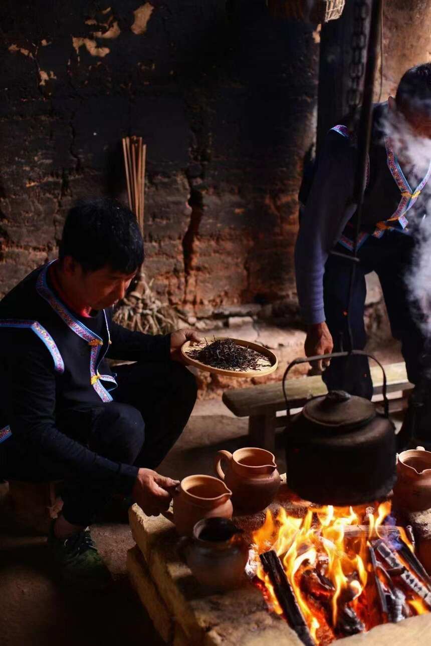 天气开始冷了，发现最近茶食玩店越来越多了