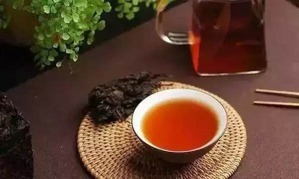 普洱茶是不是黑茶？普洱茶与黑茶的关系