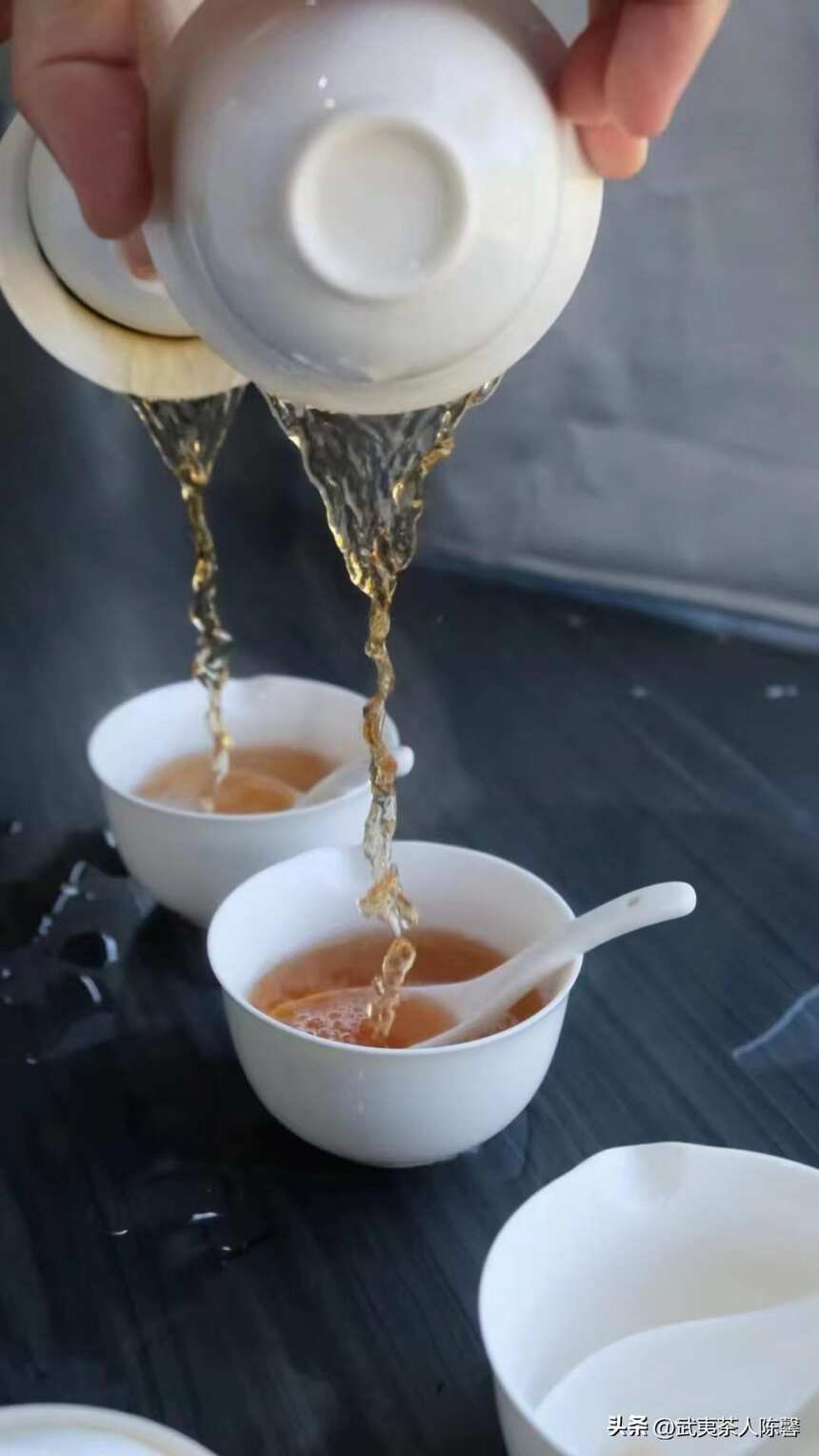 武夷岩茶茶汤颜色诉说的秘密