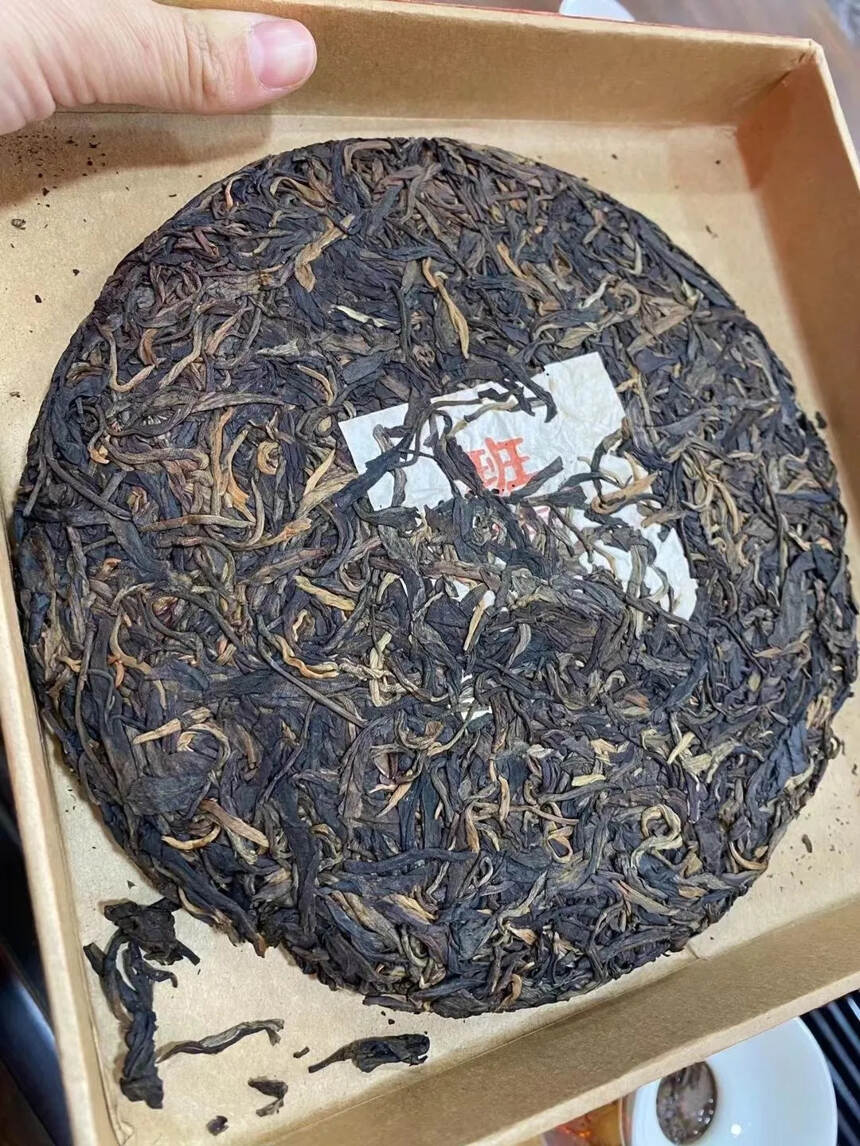 1999年首批中茶老树班章王青饼，380克/片，条索