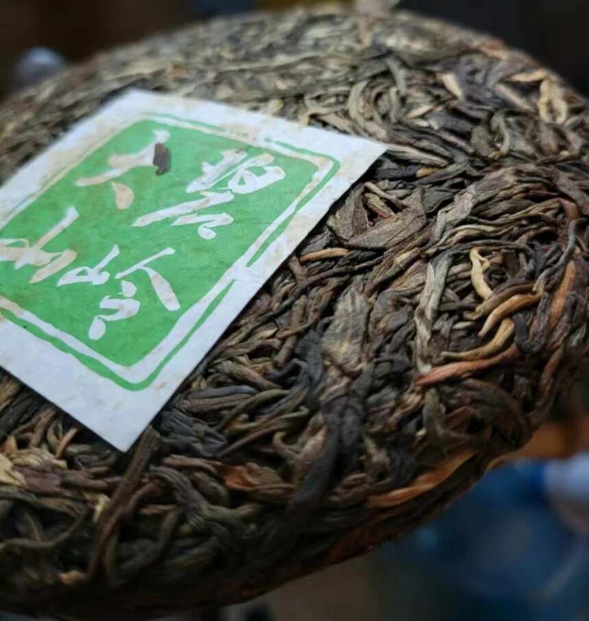 一片茶 一个人 透过杯中茶叶看人生