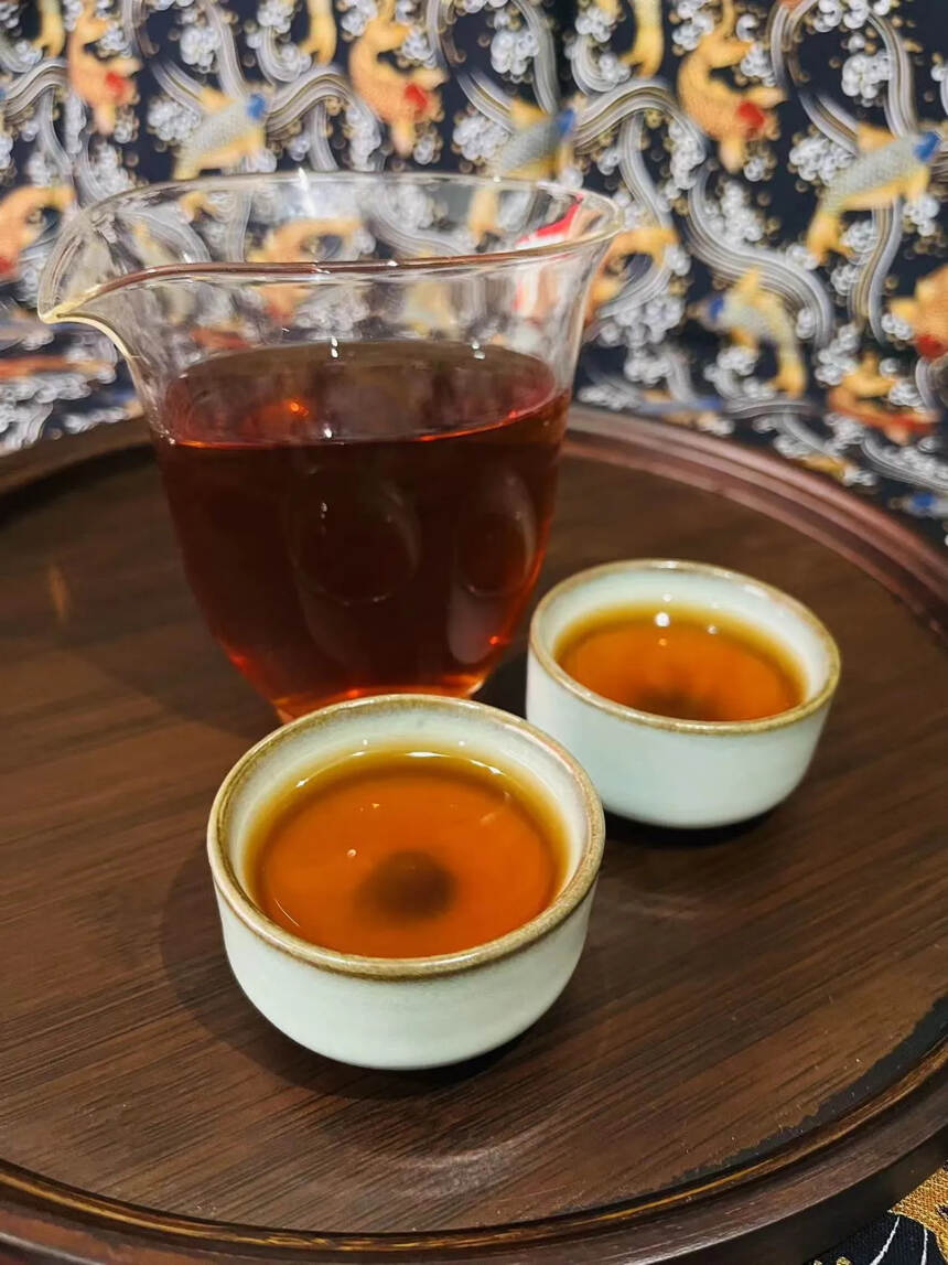 97年勐海茶厂绿印小七生茶，只有四提的干仓好茶。勐海