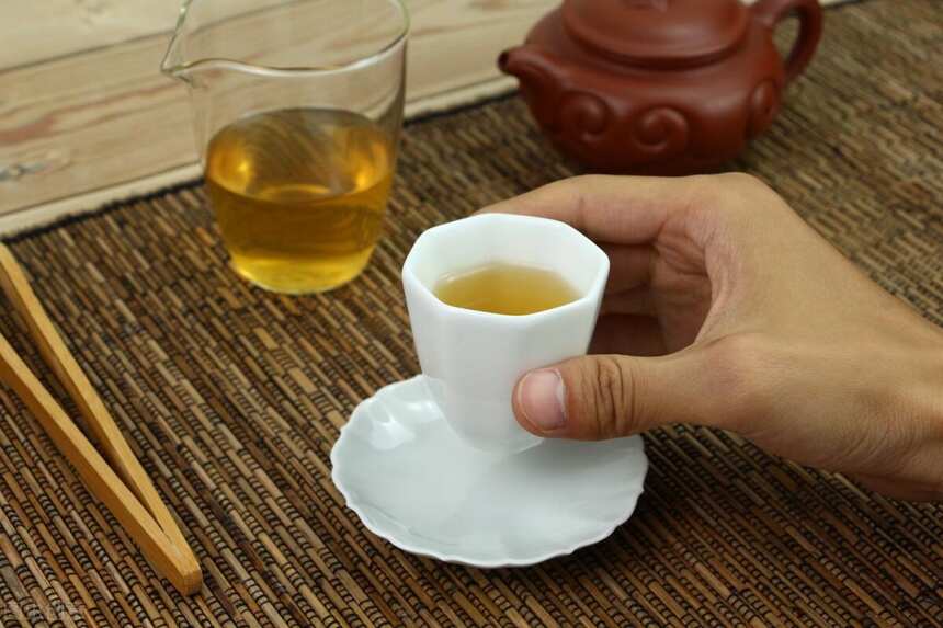 5个品茶动作让你秒变茶艺师